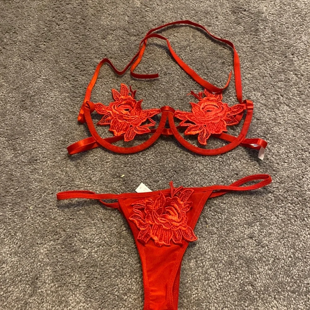 ROMWE Lingerie Set - Picture 3 of 7